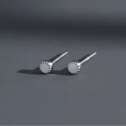 Earrings – Micro Crown – White