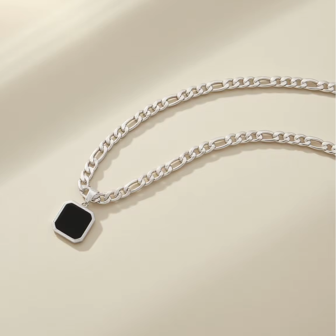 Black Onyx Pendant With a Links Chain