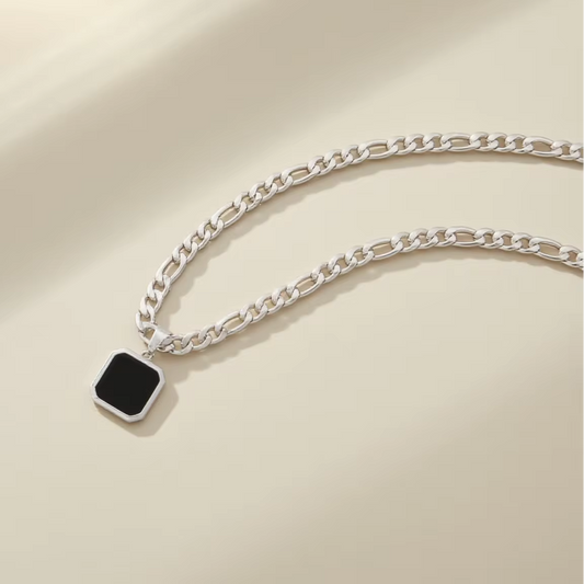 Black Onyx Pendant With a Links Chain