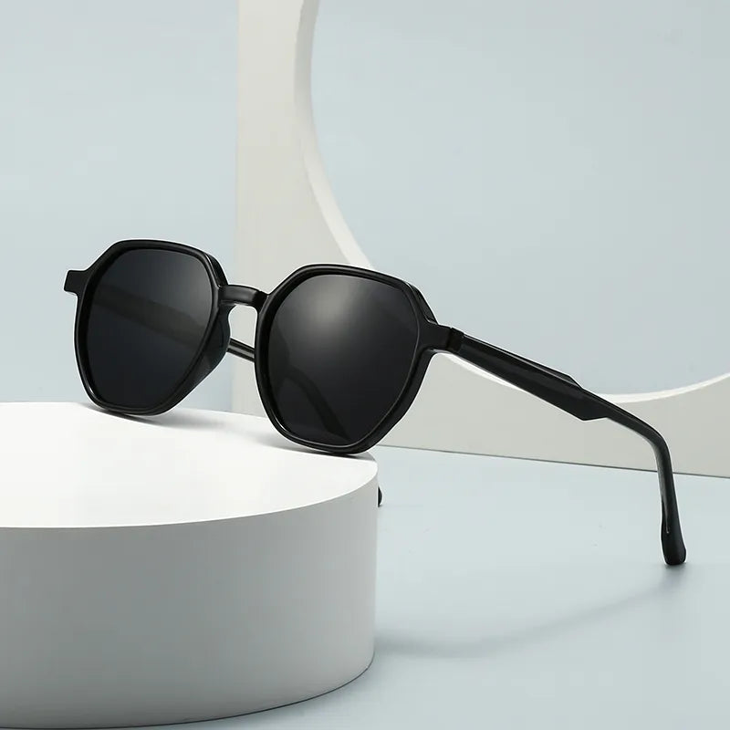 pixco Modern Style PC Polarized UV400 Black Sunglasses