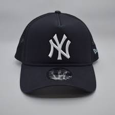 New York Yankees – Essential Trucker – Black/White