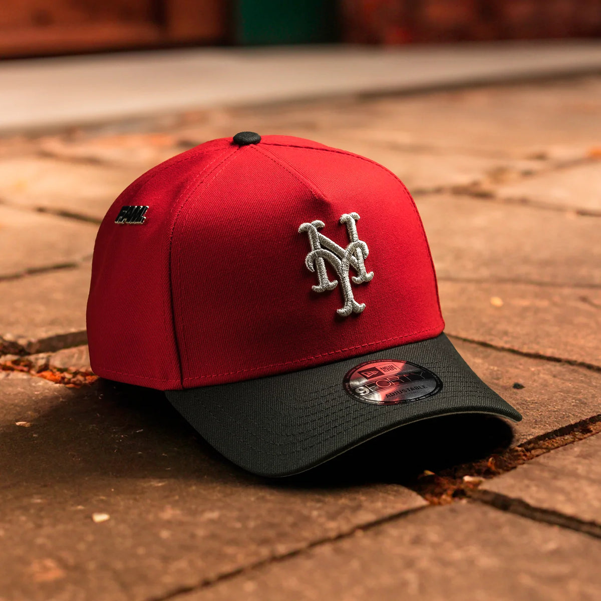 New Era New York Mets MLB Scarlet Black Two-Tone 9FORTY A-Frame Snapback Hat.